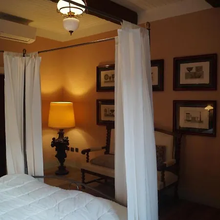Tra Le Torri Apartment *